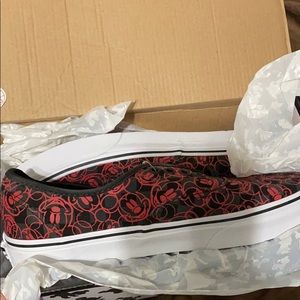 Rare Disney Vans limited addition